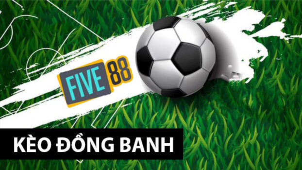 Chơi bài blackjack trong sảnh của một khách sạn hạng Gi88 - Gi88